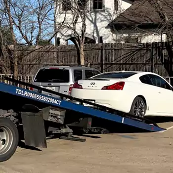 Flatbed Tow Truck Service in Preston Vineyards, TX